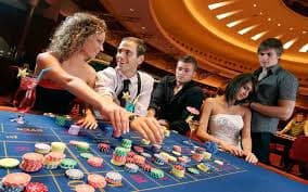 Pilihan metode pembayaran QRIS dan e-wallet di plus togel untuk deposit
